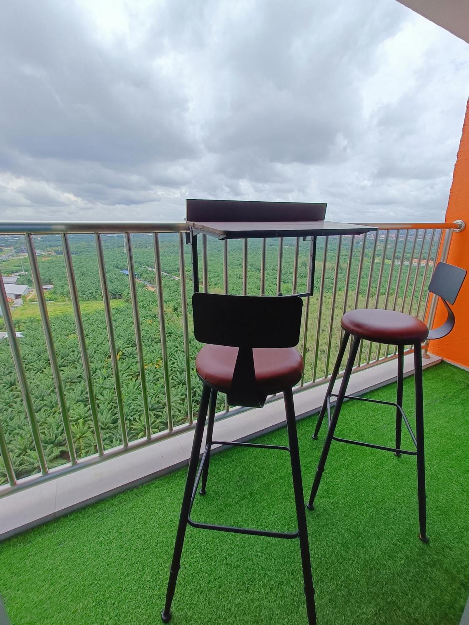 Joyful Sitiawan Skygarden Swimming Pool Apartment Seri Manjung Exterior photo